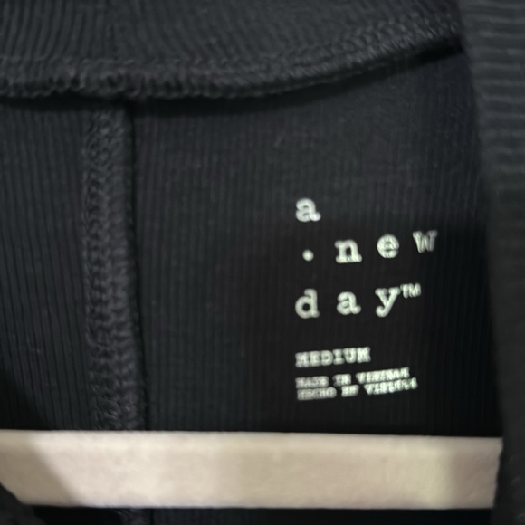 Half sleeve/High neck/Ribbed - Picture 2 of 2